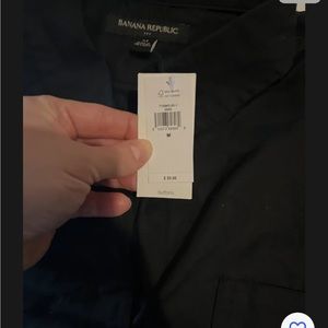 NWT men’s size medium Banana Republic button down shirt.